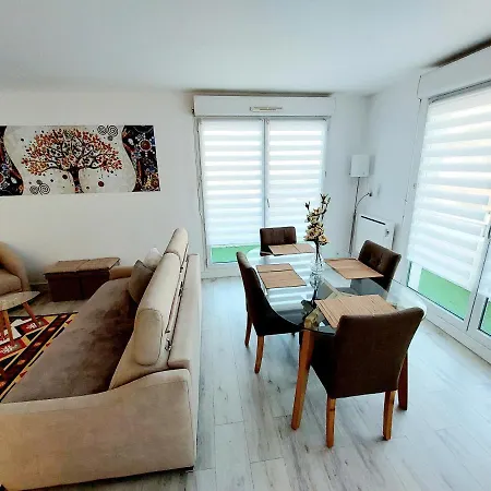 Cosy Home, 2 Chambres, 6 Personnes, 3 Min Gare, Parking Prive Cergy Exterior foto