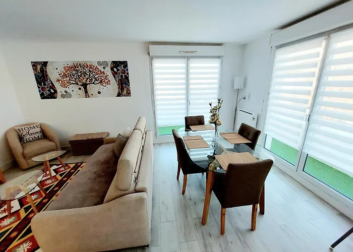 Cosy Home, 2 Chambres, 6 Personnes, 3 Min Gare, Parking Prive