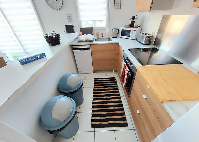 Cosy Home, 2 Chambres, 6 Personnes, 3 Min Gare, Parking Prive