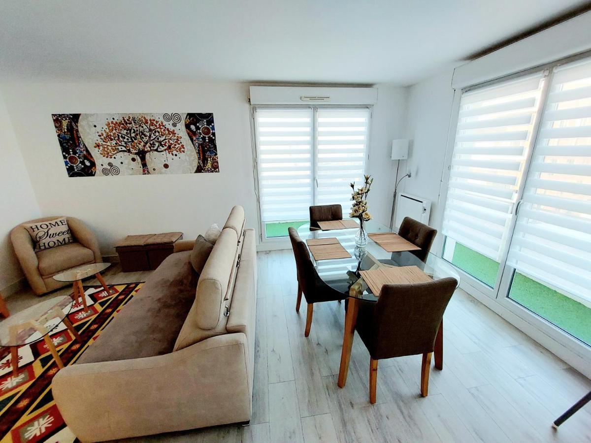 Cosy Home, 2 Chambres, 6 Personnes, 3 Min Gare, Parking Prive Apartment