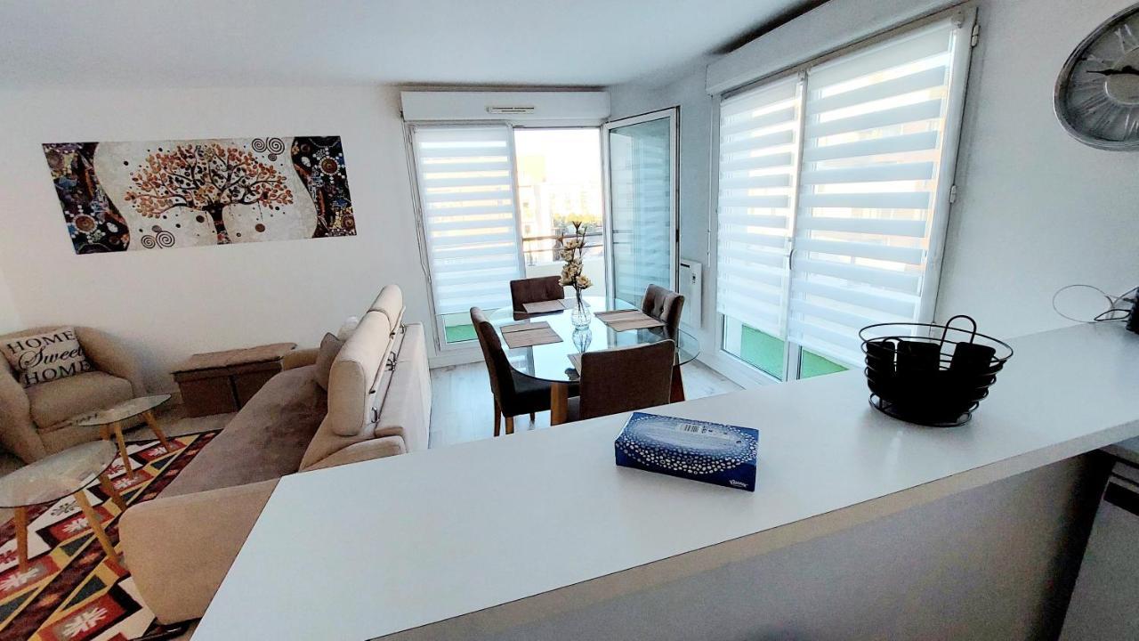 Cosy Home, 2 Chambres, 6 Personnes, 3 Min Gare, Parking Prive Cergy