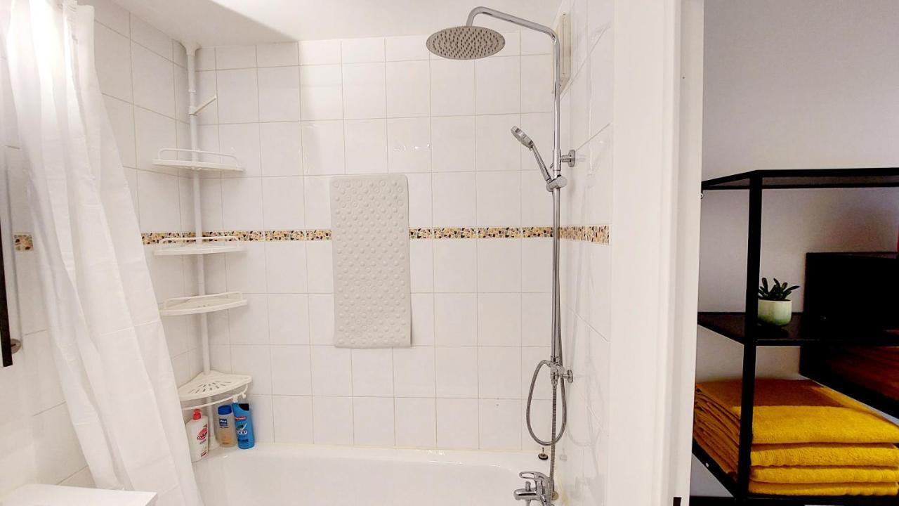 Apartment Cosy Home, 2 Chambres, 6 Personnes, 3 Min Gare, Parking Prive