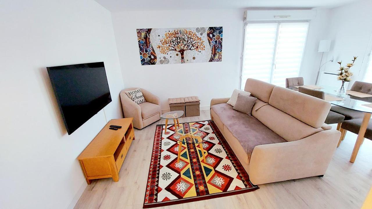 Cosy Home, 2 Chambres, 6 Personnes, 3 Min Gare, Parking Prive Apartment *