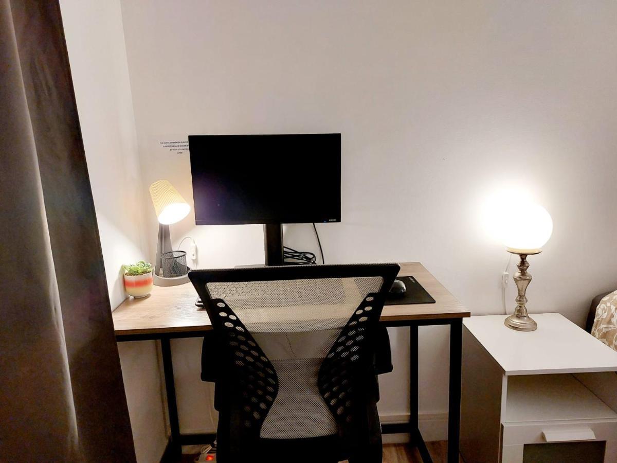Cosy Home, 2 Chambres, 6 Personnes, 3 Min Gare, Parking Prive